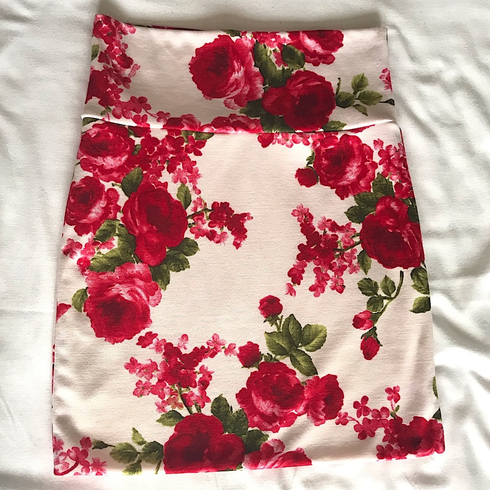 Love culture floral mini pencil skirt